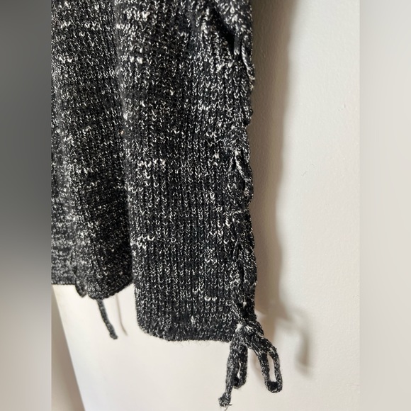 NWOT American Eagle  sweater, size S - Picture 2 of 5